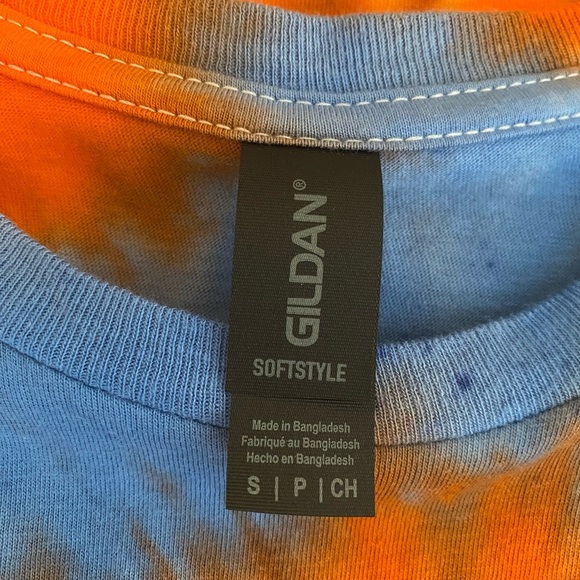 GILDAN Unisex Small Soft Style Blue Orange Spiral Tie Dye NEW Team Retro Sports - Picture 6 of 7